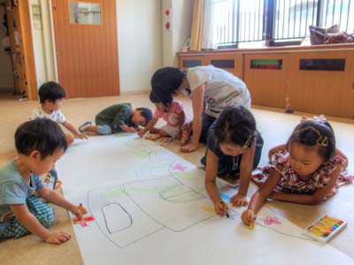 children drawing